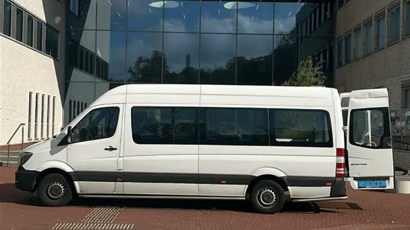 Rolstoelbus voor vervoer vanuit Waalwijk